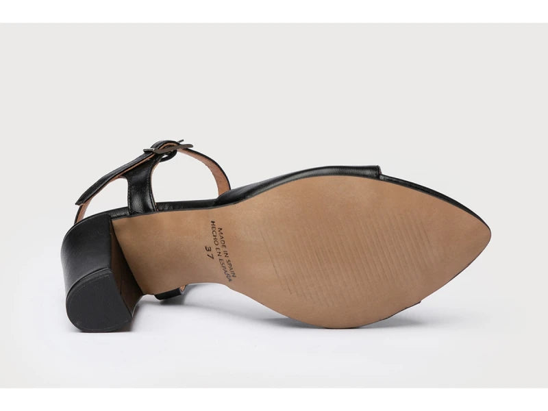 Zapato Negro de Tacón Medio de Vestir